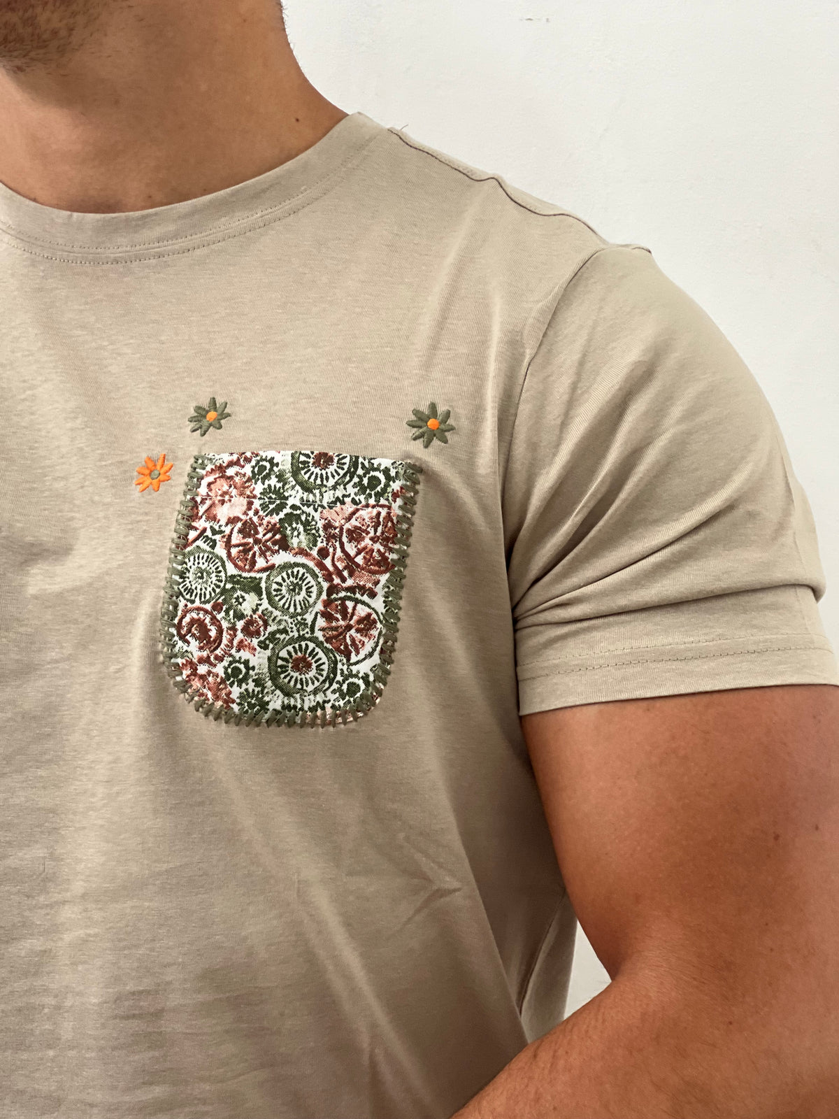 Dettaglio T-shirt Copacabana — DAJONH
