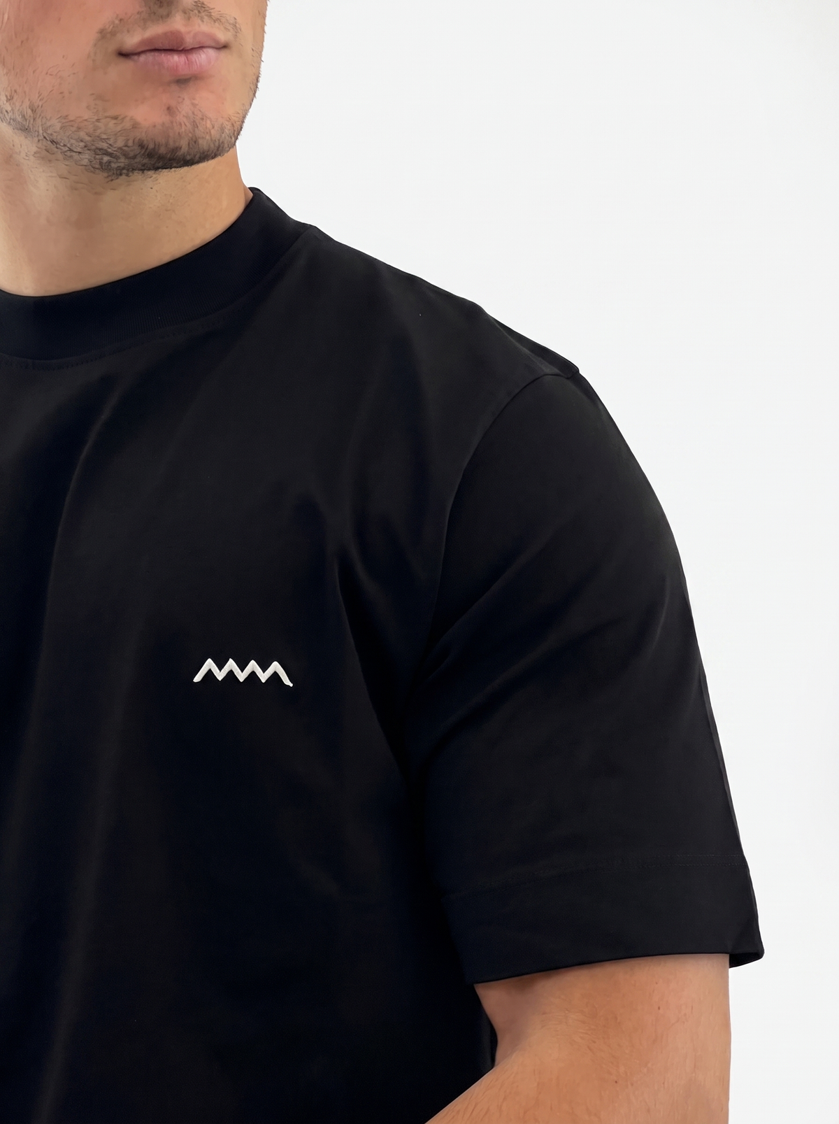 Dettaglio T-shirt Parigi — DAJONH